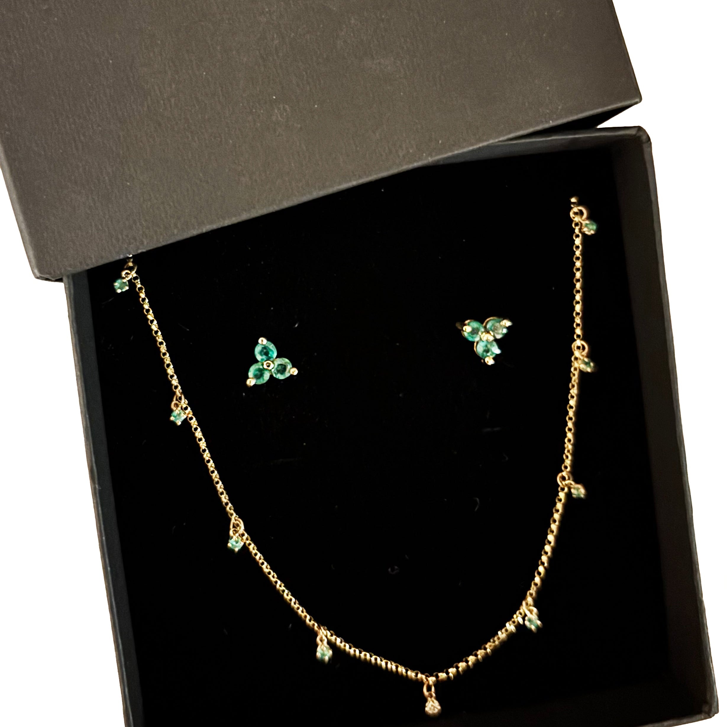 Emerald / diamond necklace and earring set in gold