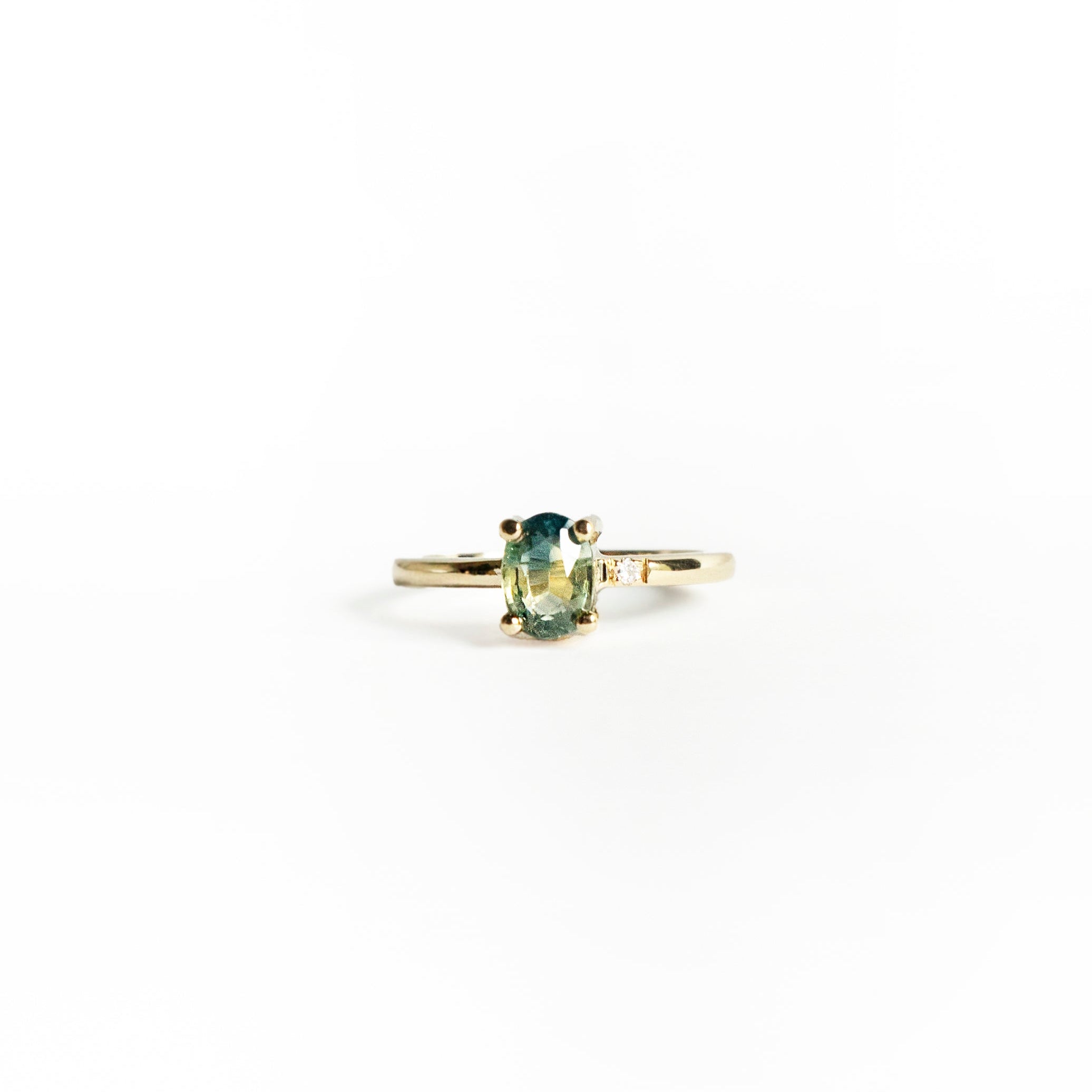 14k Yellow Gold Ring with Bicolor Green Sapphire and Diamond