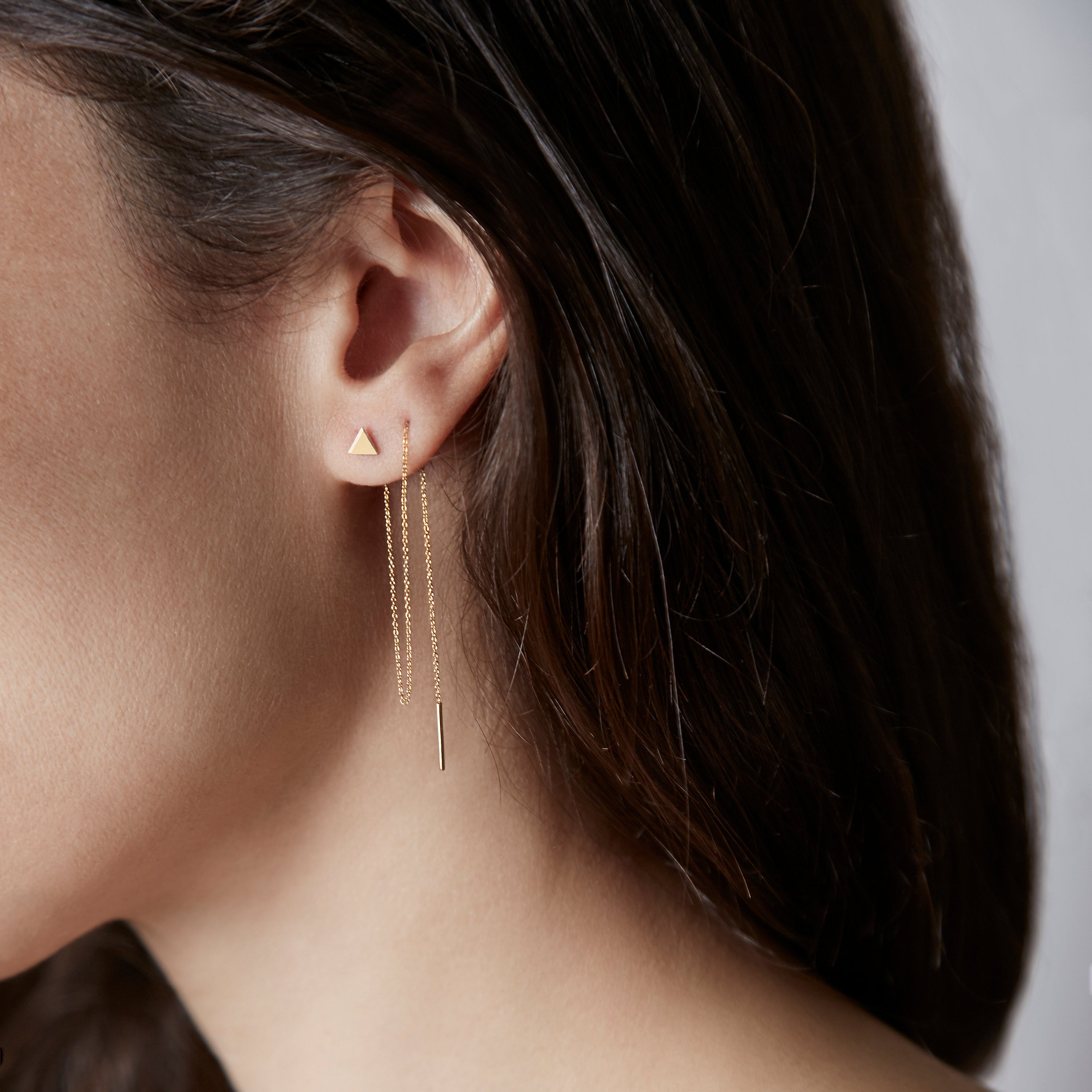 Arete de Cadena con Triángulo de oro de 14k