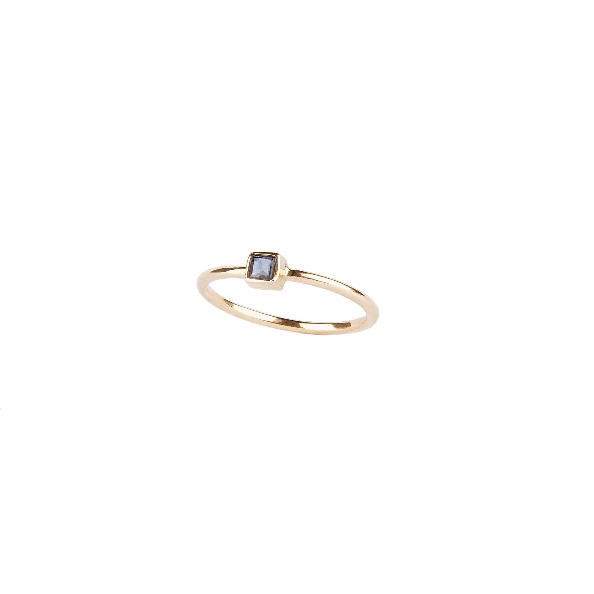 Anillo con Zafiro Azul Cuadrado de Oro Amarillo de 14k