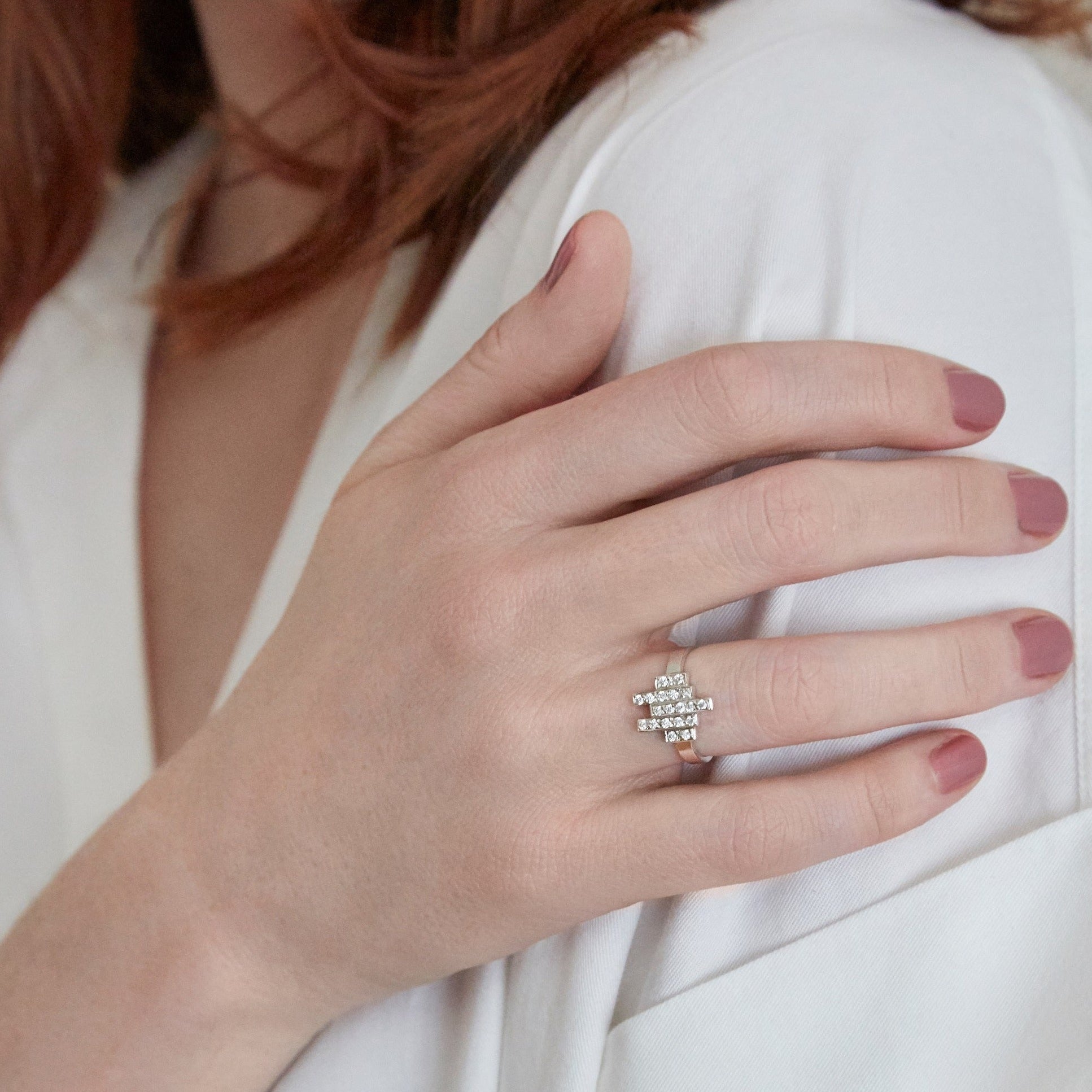 White gold ring with 19 white diamonds