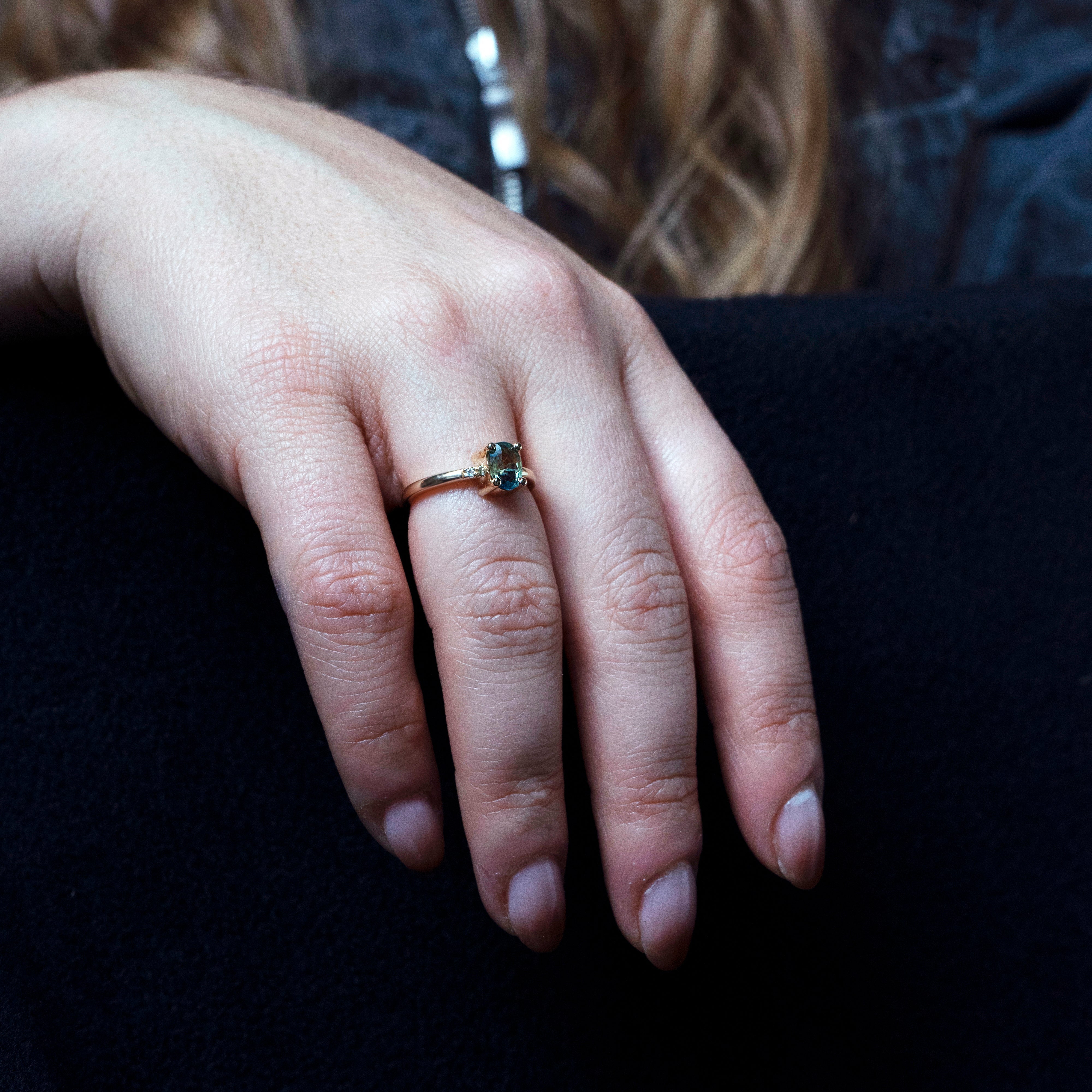 14k Yellow Gold Ring with Bicolor Green Sapphire and Diamond
