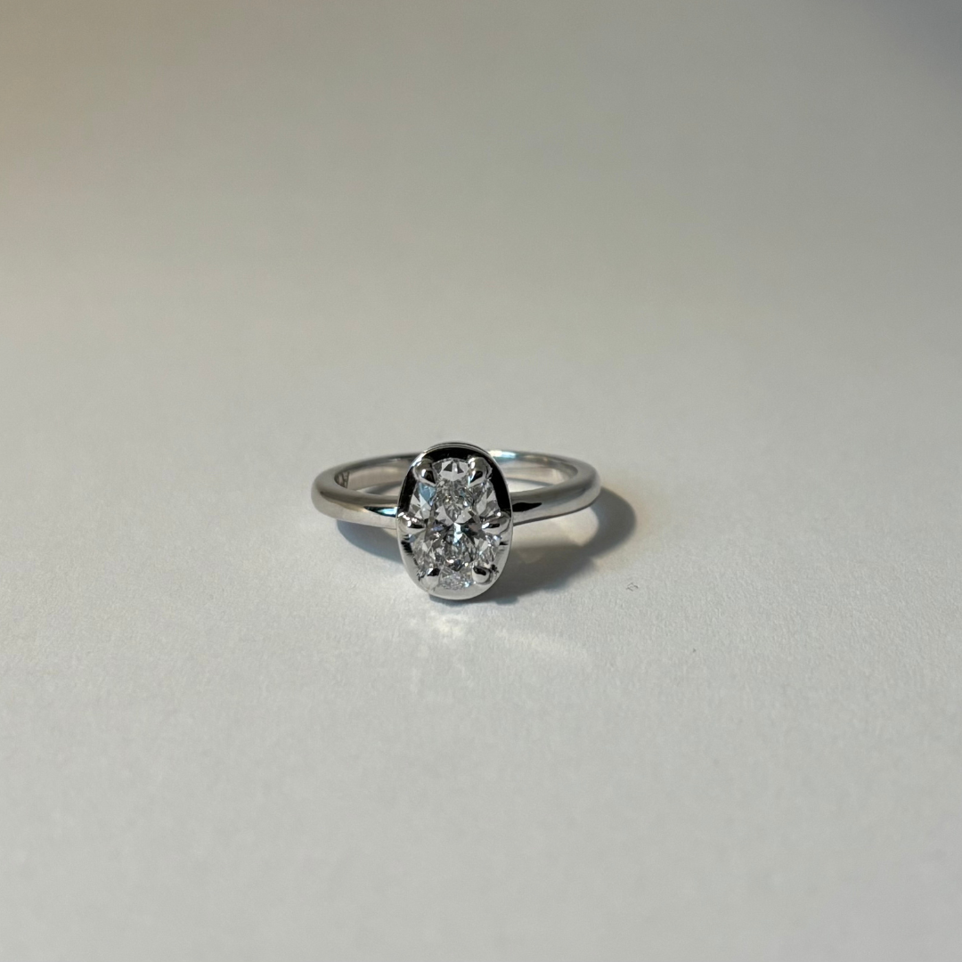 Reduce sterling silver ring with stone