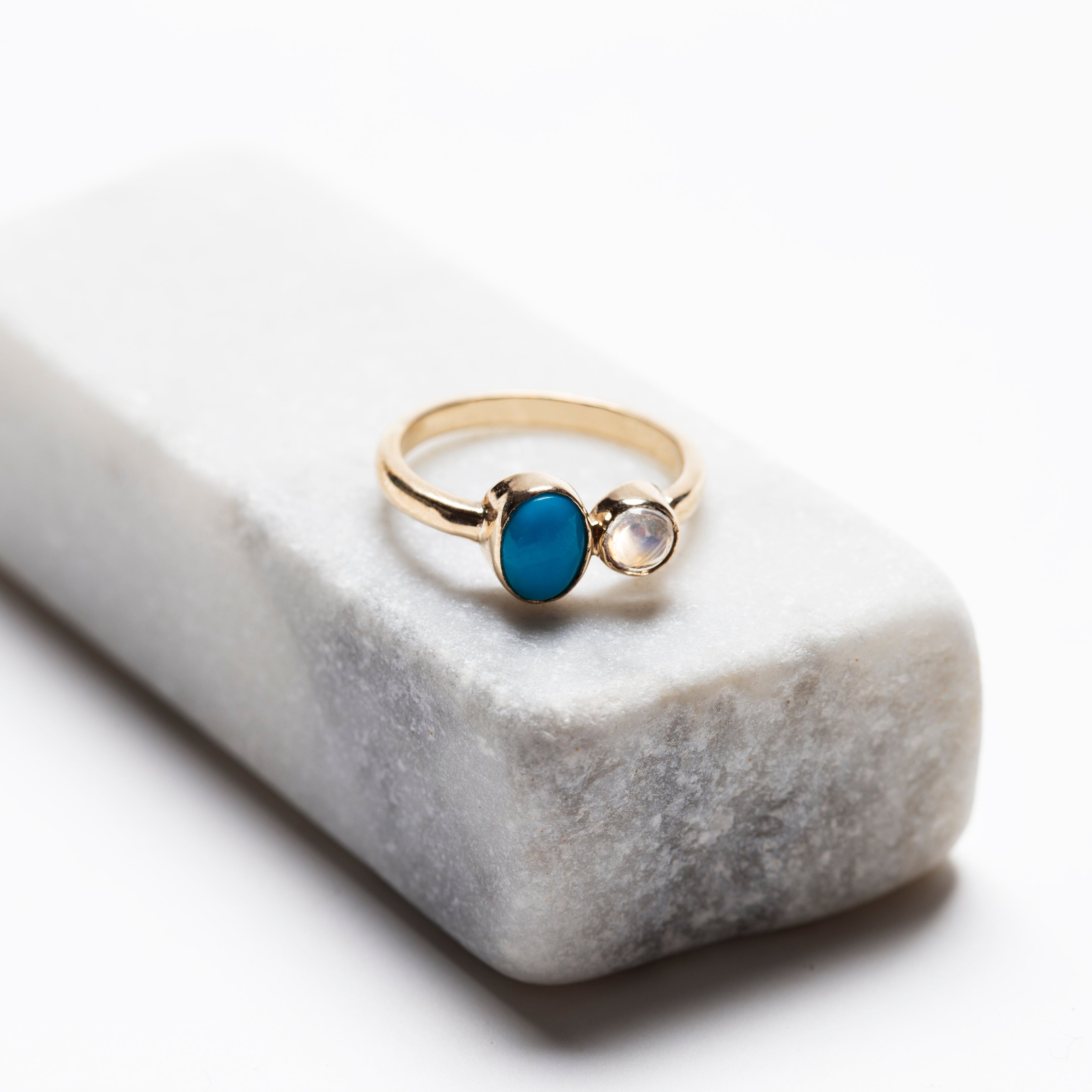 Yellow gold cabochon turquoise and moonstone ring