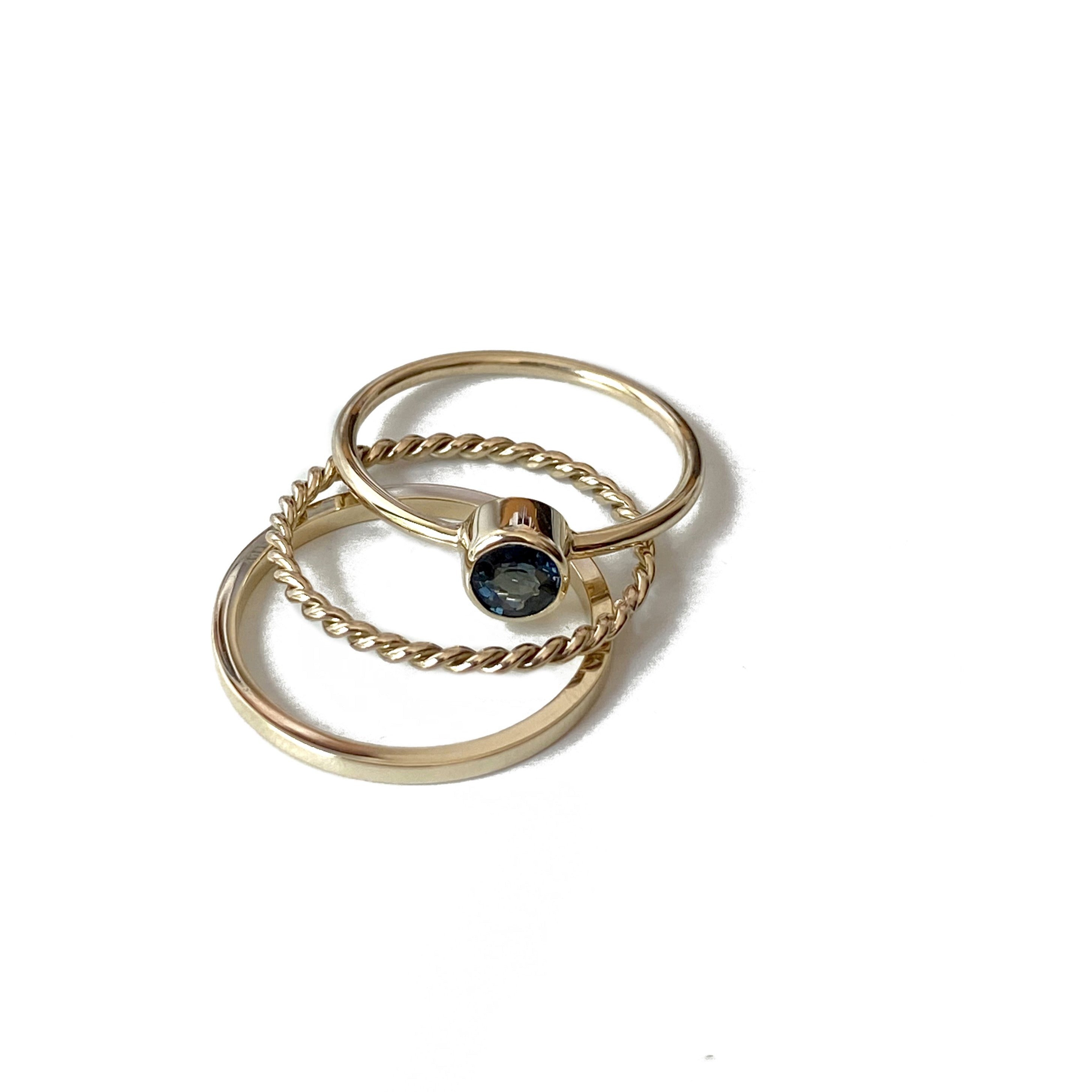 Yellow Gold Three-Ring Sapphire Set